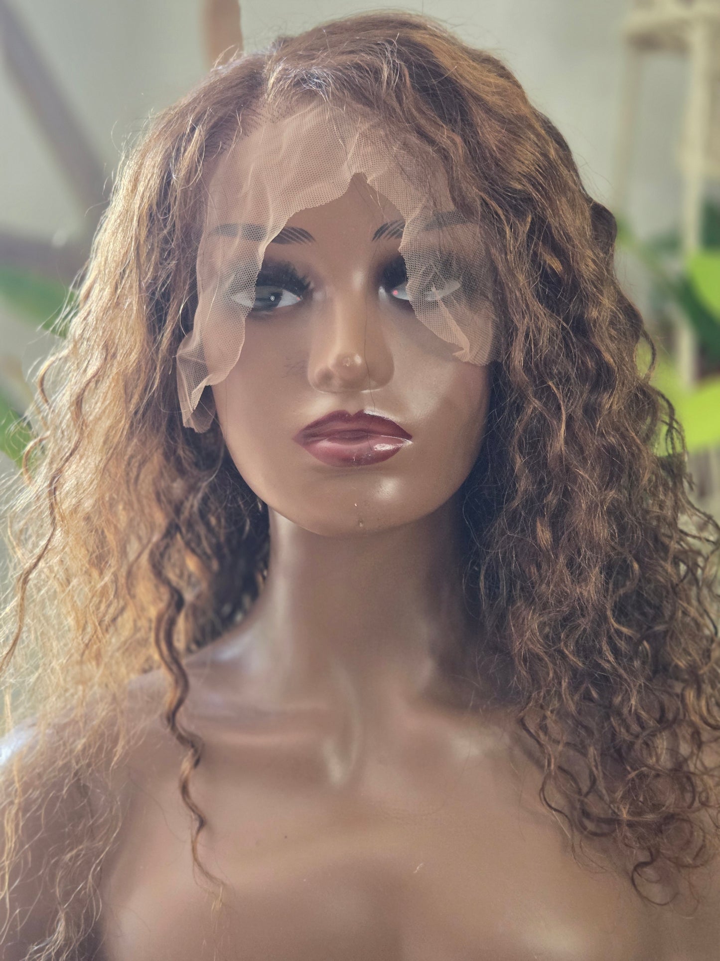 CARLOTA-Perruque Ondulée 18" couleur blond/chocolat