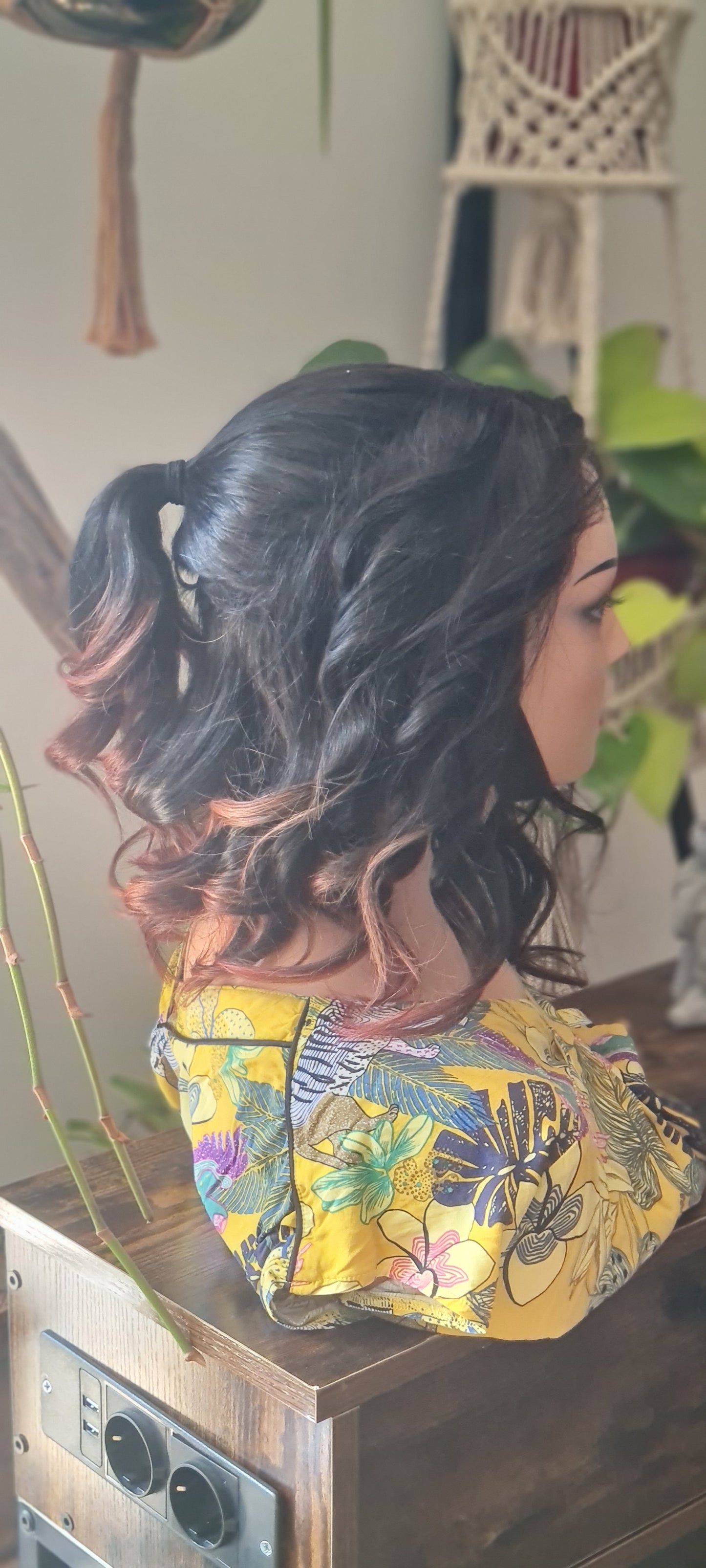 Perruque Glueless 16” – Carré bouclé ombré cuivré